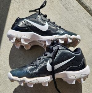 Nike Kids Black and White Sports Shoes